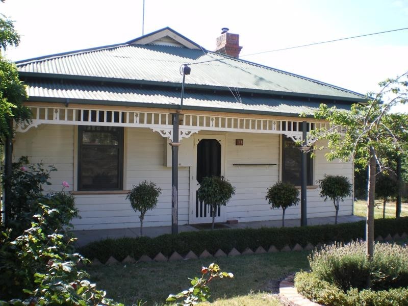 71 Day Street, Bairnsdale VIC 3875