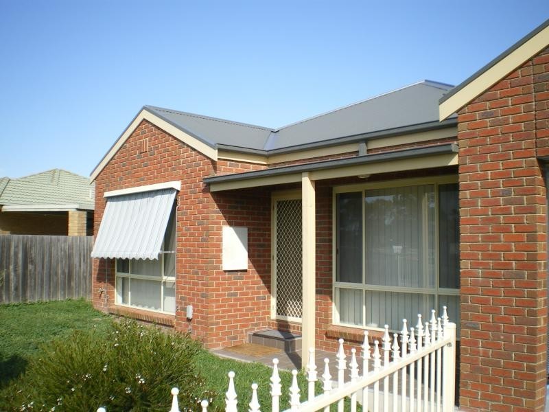 57 A Balmoral Crs, Bairnsdale VIC 3875