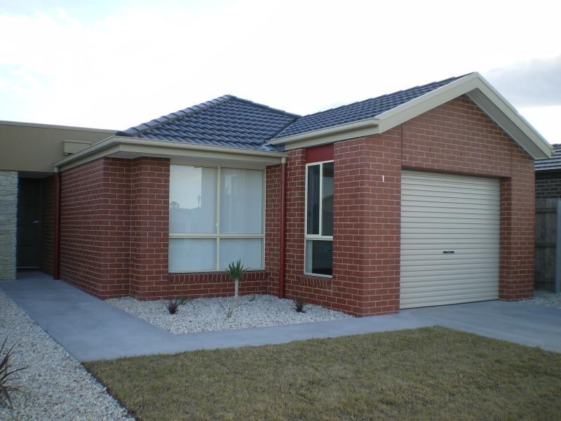 Unit 1/20 Deakin Avenue, Bairnsdale VIC 3875