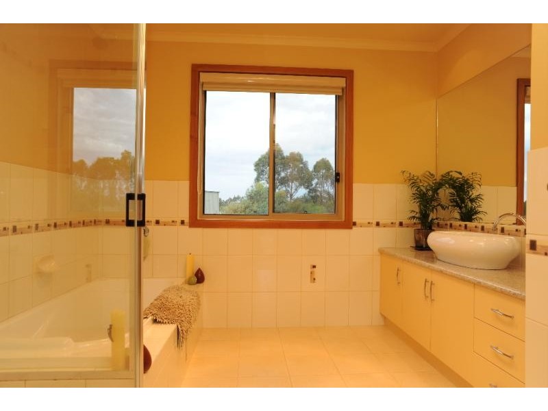 45 Boyd Court, Eagle Point VIC 3878