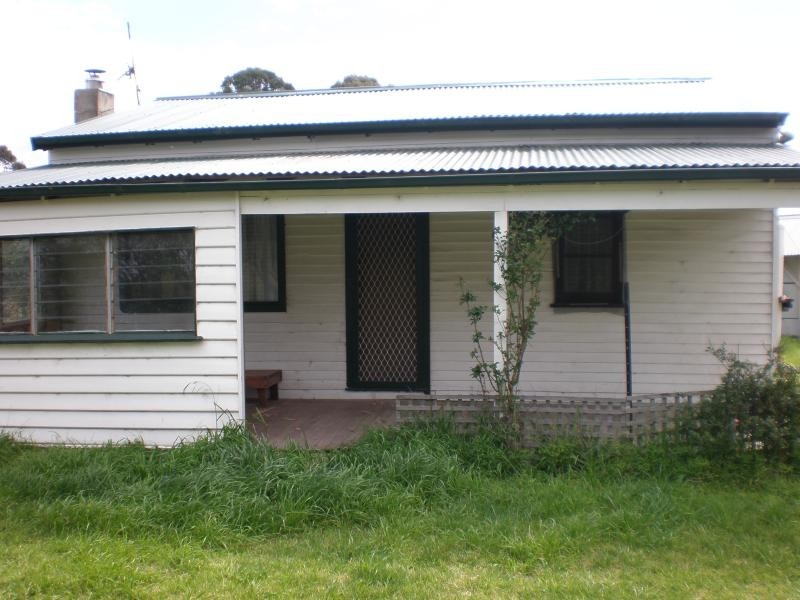 11 Harmans Road, Johnsonville VIC 3902