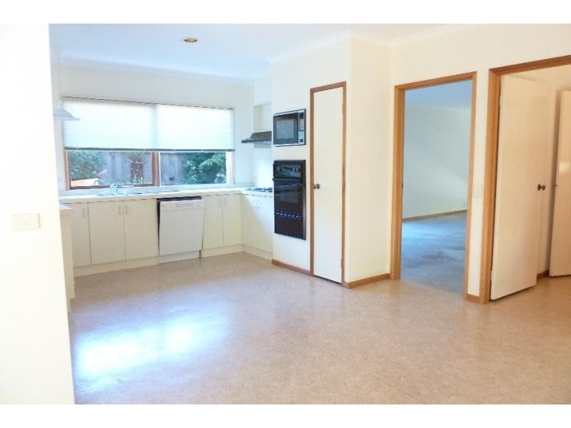 6 Hugh Court, Bairnsdale VIC 3875