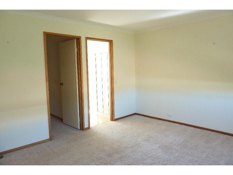 6 Hugh Court, Bairnsdale VIC 3875