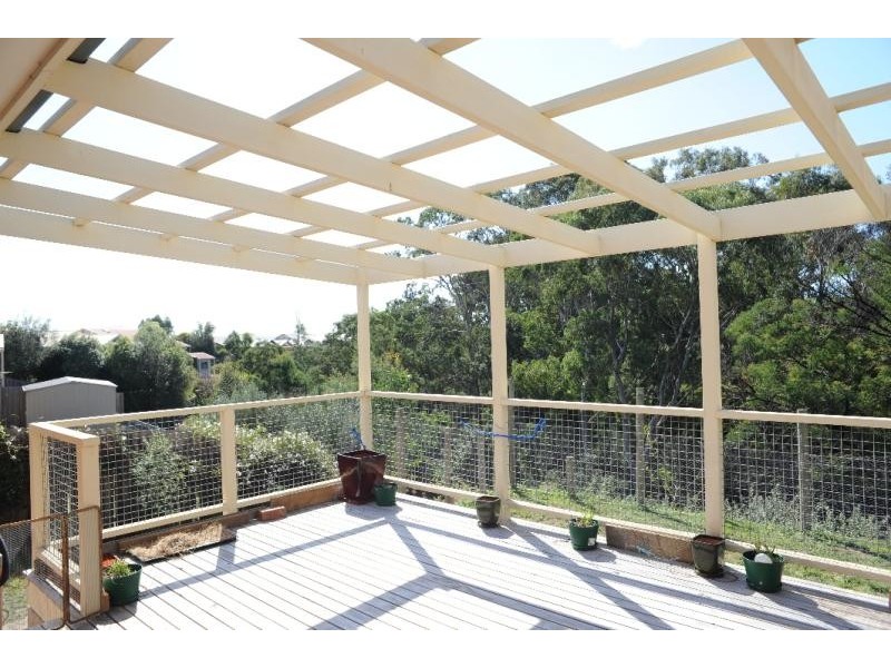 75 Harnham Drive, Bairnsdale VIC 3875