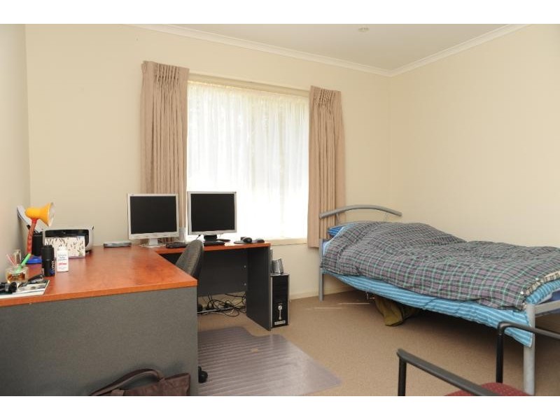 75 Harnham Drive, Bairnsdale VIC 3875