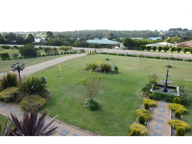 1 Simpsons Drive, Newlands Arm VIC 3875