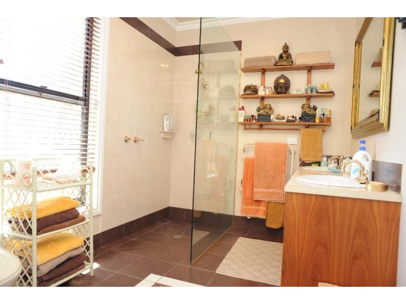 1 Simpsons Drive, Newlands Arm VIC 3875