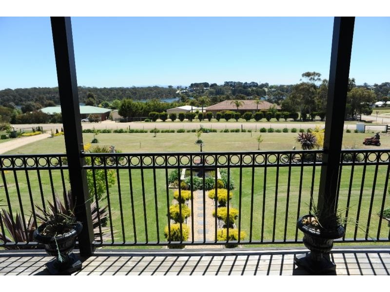 1 Simpsons Drive, Newlands Arm VIC 3875