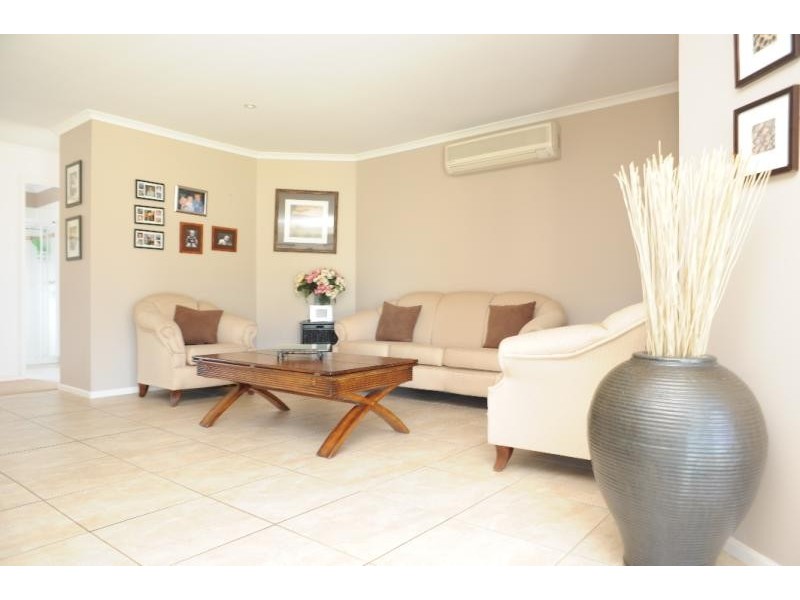 5 Howitt Avenue, Bairnsdale VIC 3875