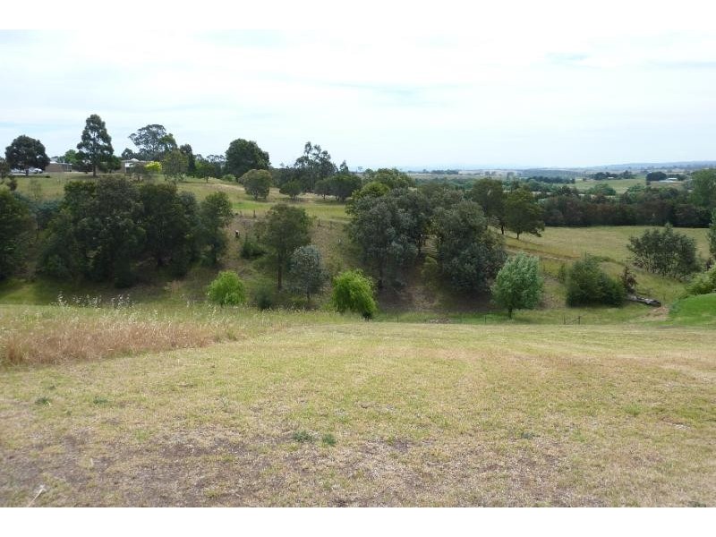 37 Harnham Drive, Bairnsdale VIC 3875