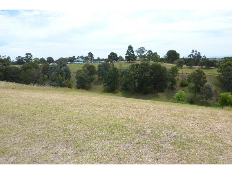 37 Harnham Drive, Bairnsdale VIC 3875