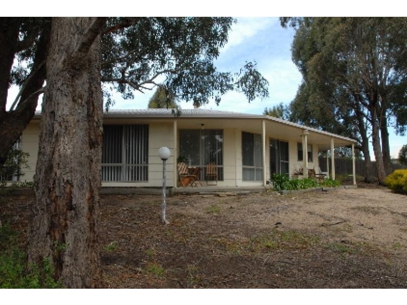28 Beach Road, Metung VIC 3904