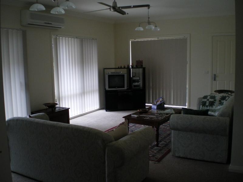 Unit B/57 Balmoral Crescent, Bairnsdale VIC 3875