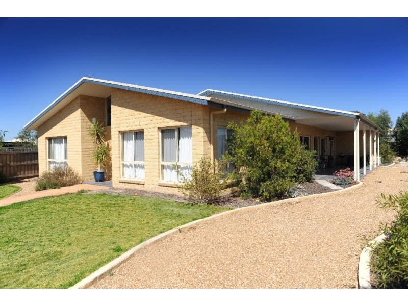 14 Kooralbyn Court, Bairnsdale VIC 3875