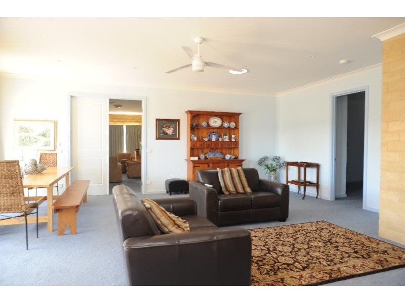 14 Kooralbyn Court, Bairnsdale VIC 3875