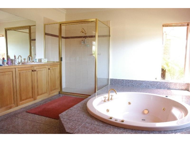 219 Bay Road, Eagle Point VIC 3878