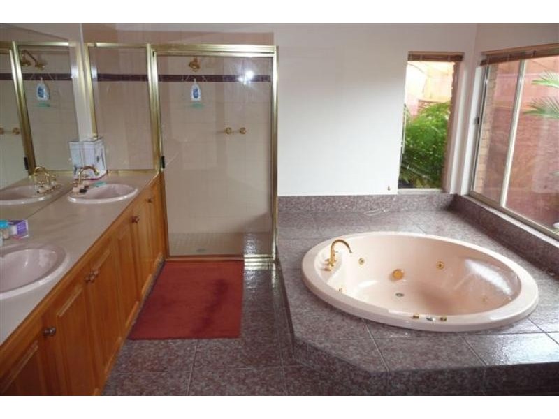 219 Bay Road, Eagle Point VIC 3878