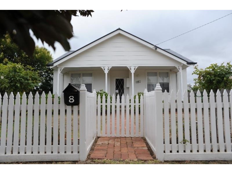 8 Anderson Street, Bairnsdale VIC 3875