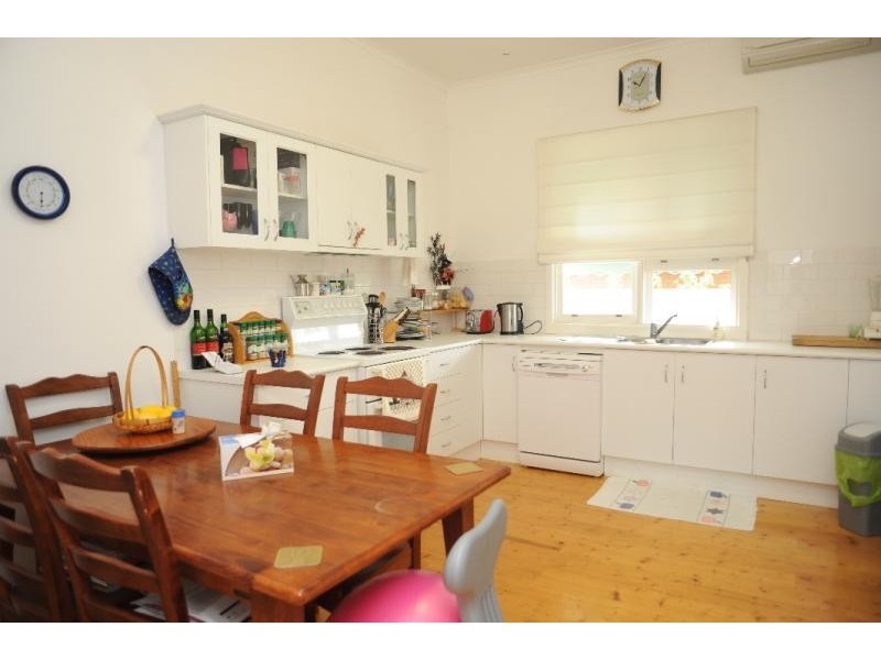 8 Anderson Street, Bairnsdale VIC 3875