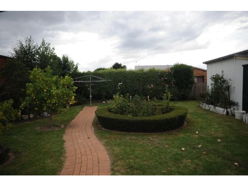 8 Anderson Street, Bairnsdale VIC 3875