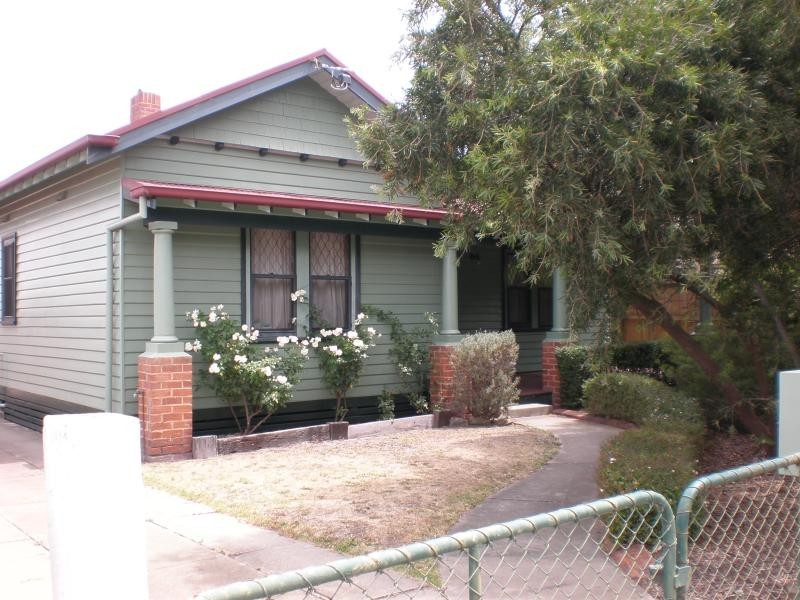 68 McCulloch Street,, Bairnsdale VIC 3875
