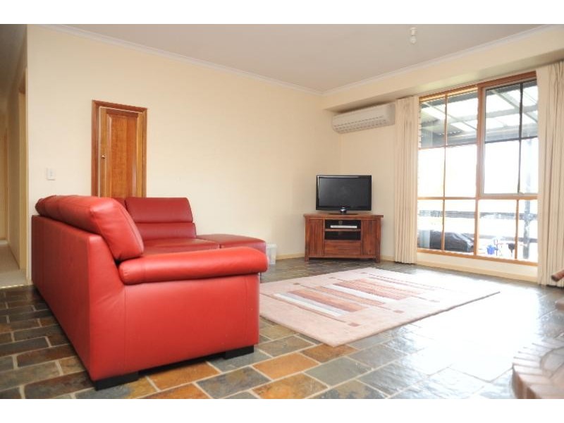 13 Harnham Drive, Bairnsdale VIC 3875
