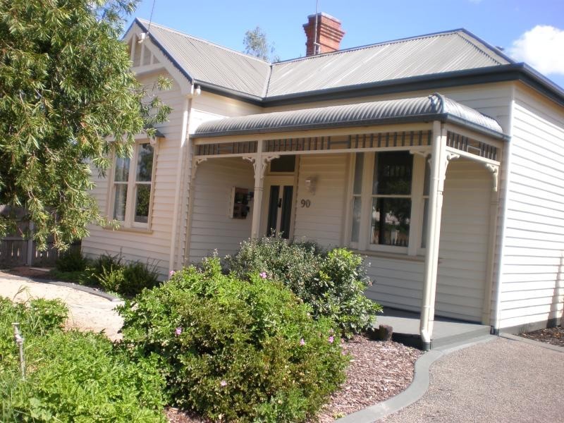 90 Pearson, Bairnsdale VIC 3875