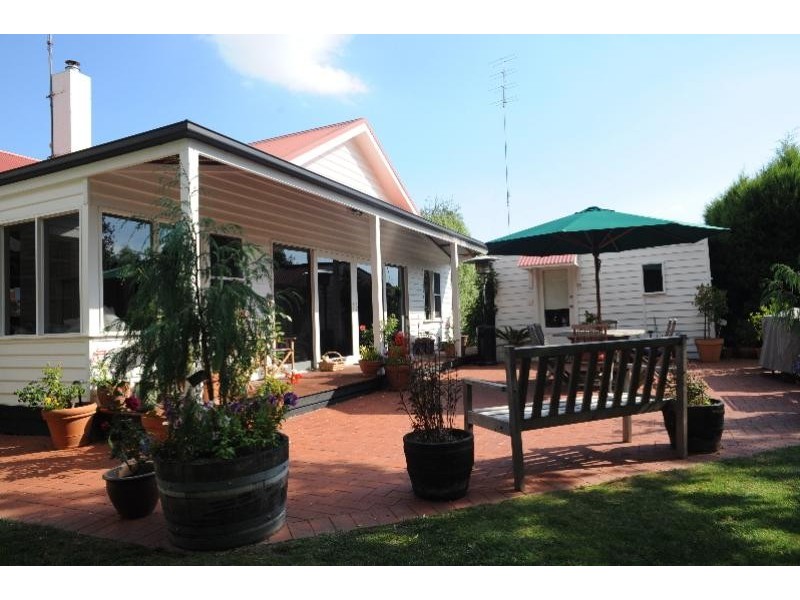 32 Pearson Street, Bairnsdale VIC 3875