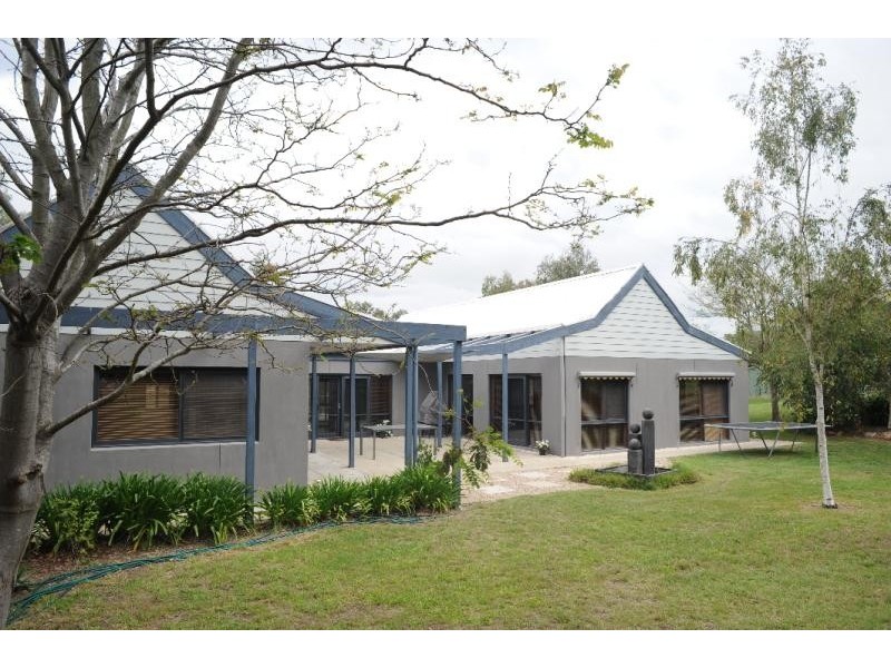 90 Matheson Road Eagle Point, Bairnsdale VIC 3875