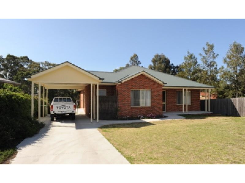 75 Harnham Drive, Bairnsdale VIC 3875
