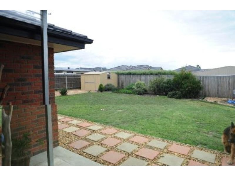 4 Deakin Avenue, Bairnsdale VIC 3875