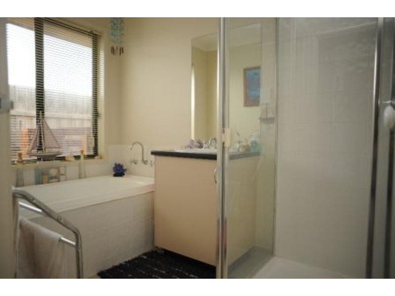 4 Deakin Avenue, Bairnsdale VIC 3875