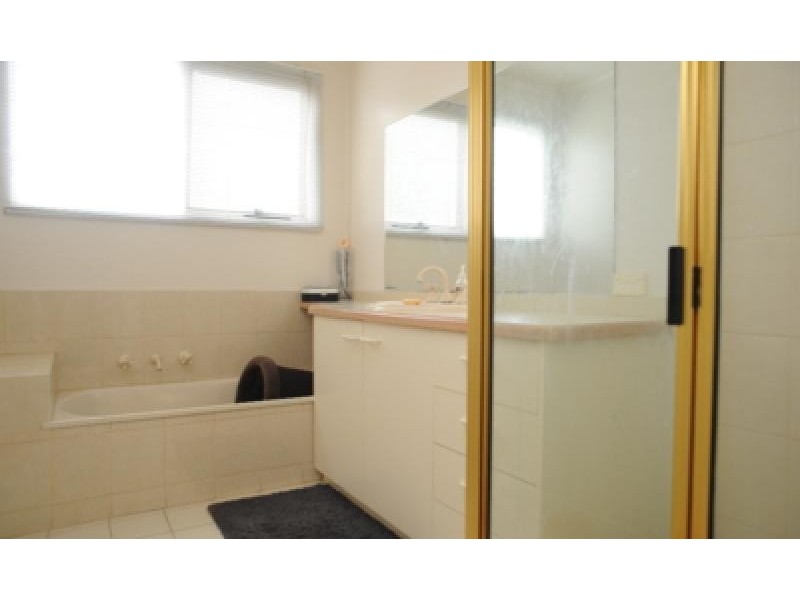 Unit 9/93 Moroney Street, Bairnsdale VIC 3875