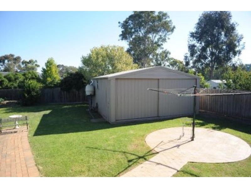 16 Blackwood Avenue, Bairnsdale VIC 3875