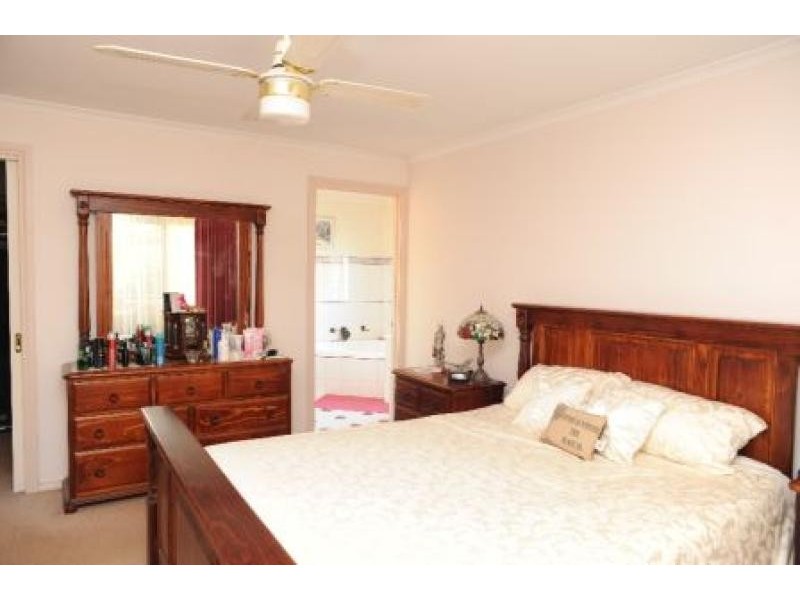 16 Blackwood Avenue, Bairnsdale VIC 3875