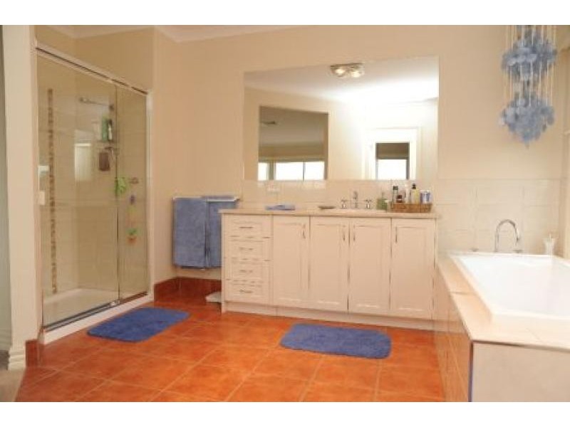 Bairnsdale VIC 3875