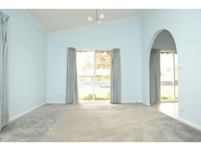 8 Freeman Street, Bairnsdale VIC 3875