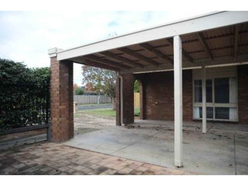 8 Freeman Street, Bairnsdale VIC 3875