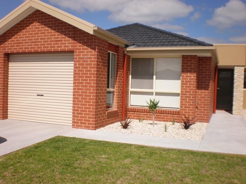 2/20 Deakin Ave, Bairnsdale VIC 3875