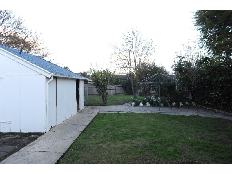 73 Pearson Street, Bairnsdale VIC 3875