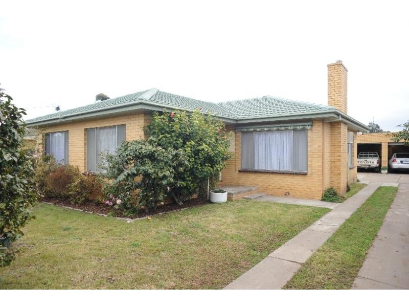 9 Dean Street, Bairnsdale VIC 3875