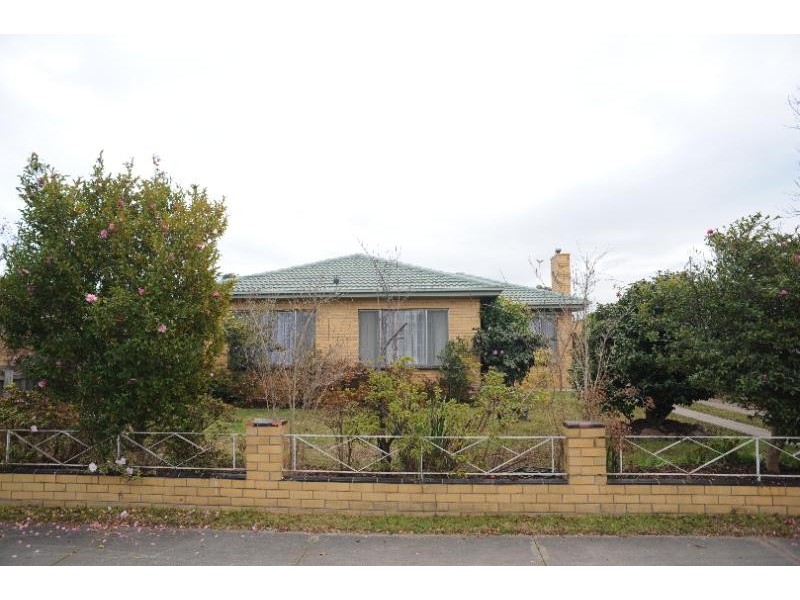 9 Dean Street, Bairnsdale VIC 3875