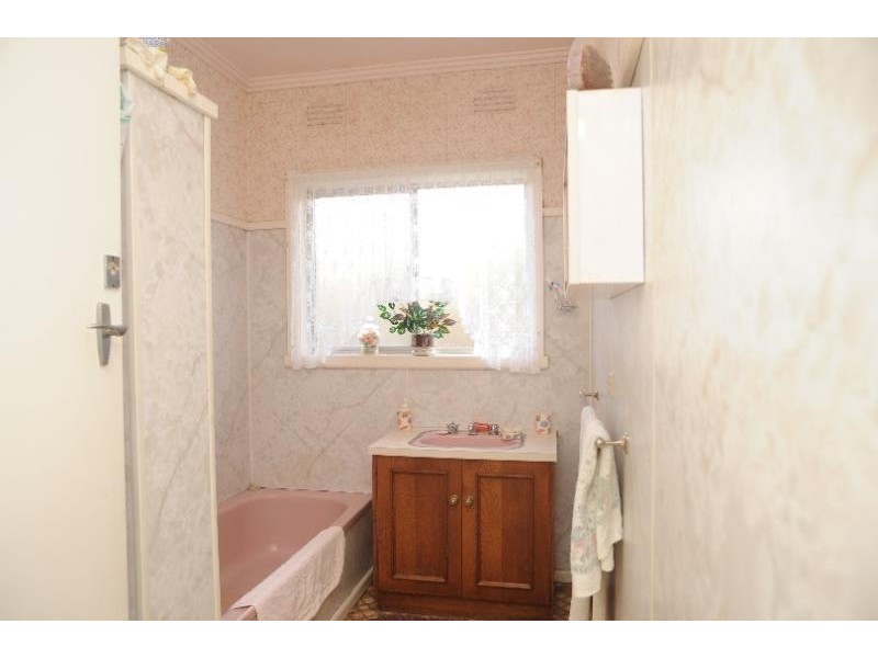 9 Dean Street, Bairnsdale VIC 3875