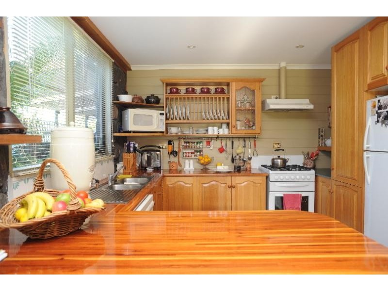 33 Tierney Street, Wy Yung VIC 3875