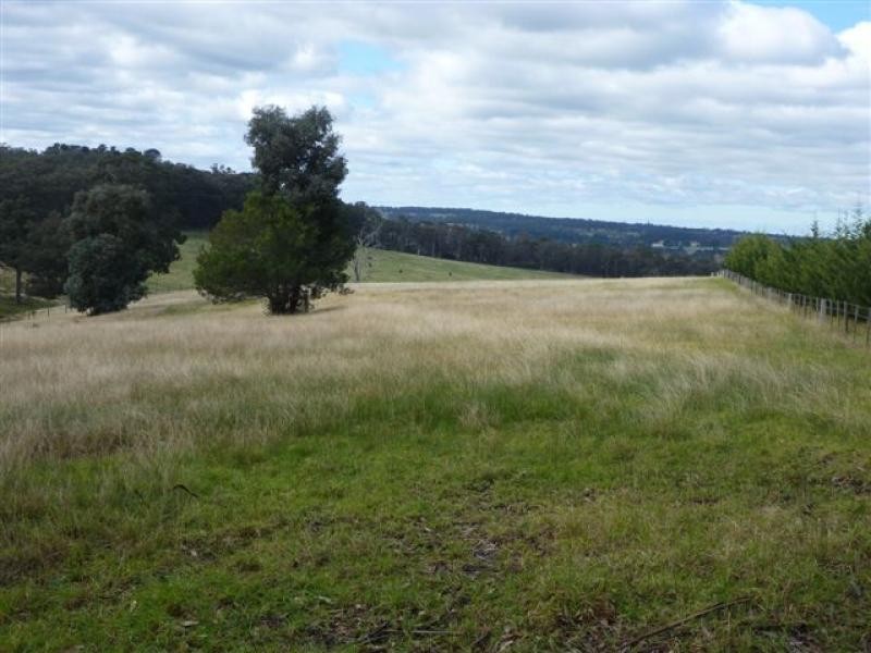 10 Holes Road, Mount Taylor VIC 3875