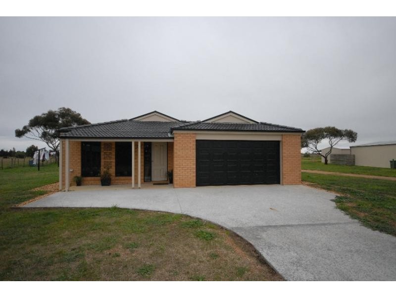 8 Lake Tide Avenue, Newlands Arm VIC 3875