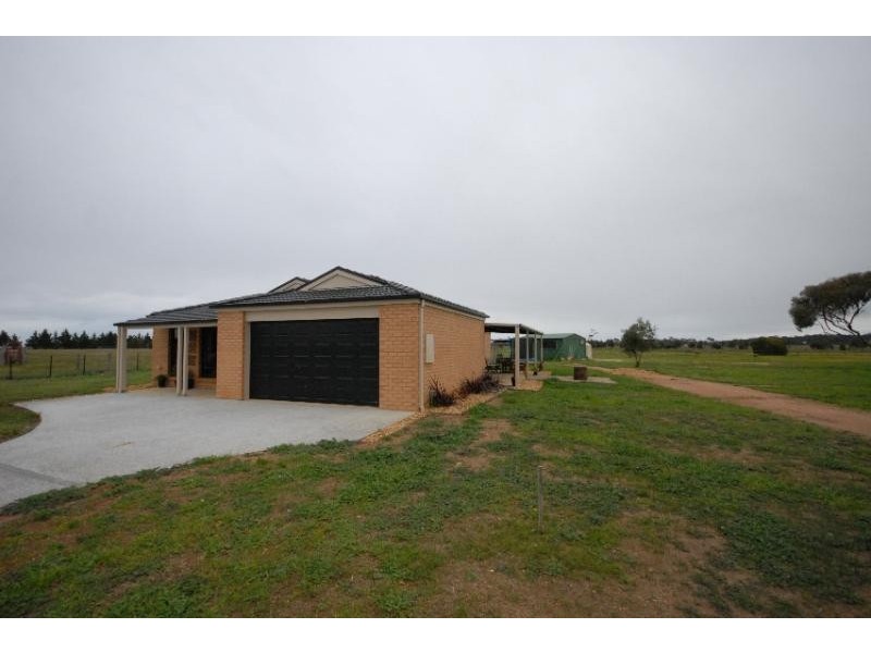 8 Lake Tide Avenue, Newlands Arm VIC 3875