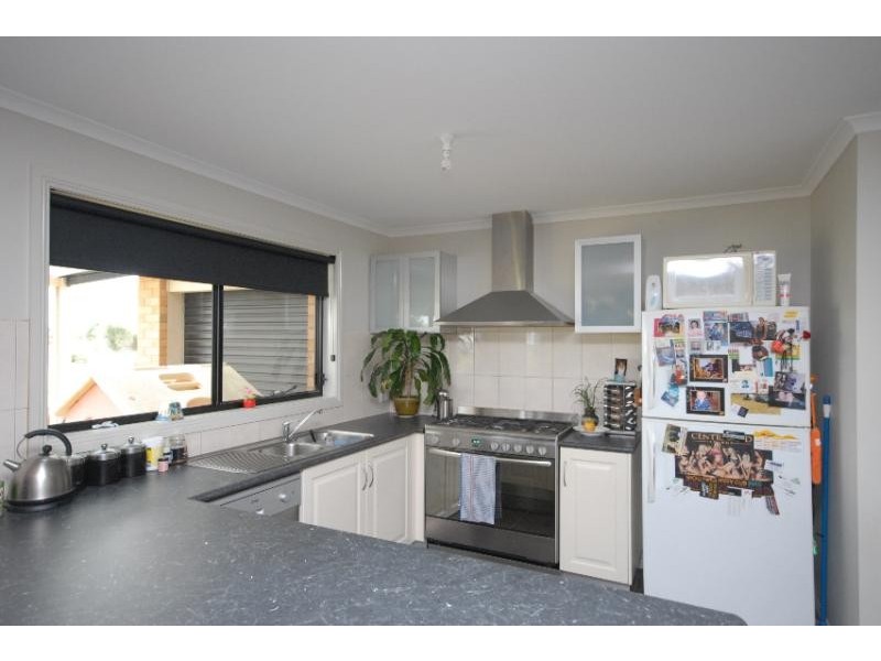 8 Lake Tide Avenue, Newlands Arm VIC 3875