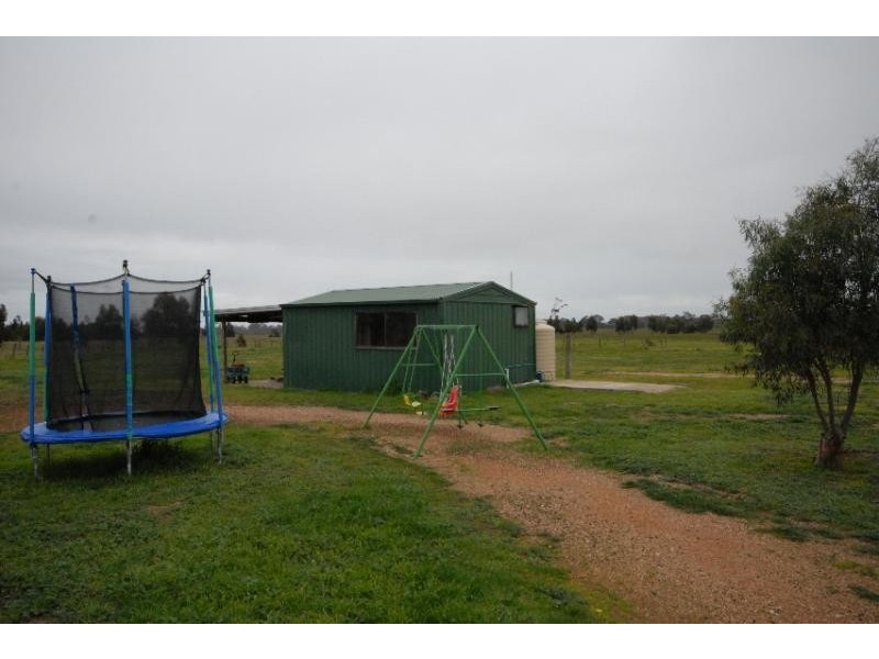 8 Lake Tide Avenue, Newlands Arm VIC 3875