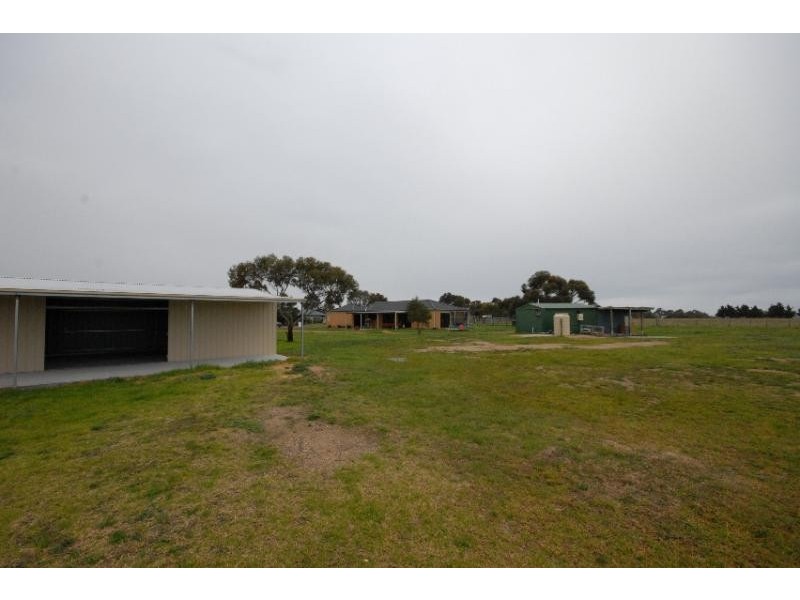8 Lake Tide Avenue, Newlands Arm VIC 3875
